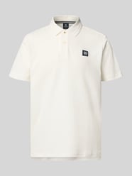 Koszulka polo o kroju regular fit z detalem z logo i listwą guzikową od LERROS - 32