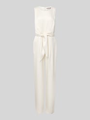 Jumpsuit aus Satin mit Bindegürtel von Christian Berg Cocktail - 10