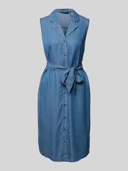 Tailliertes Jeanskleid mit Bindegürtel Modell 'BREE' von Vero Moda - 3