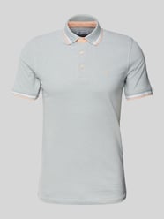 Slim Fit Poloshirt mit Logo-Stitching Modell 'PAULOS' von Jack & Jones - 45