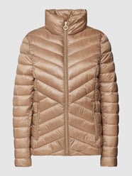 Steppjacke mit Stehkragen und Reißverschlusstasche von Christian Berg Woman Selection Beige - 26