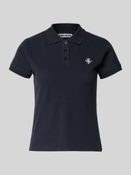 Kurzärmliges Poloshirt in Piquéoptik mit Kragen und Logostickerei von REVIEW - 3