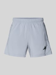 Shorts mit Label-Print von adidas Training - 1
