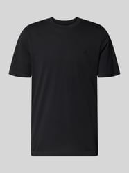 T-shirt w kroju regular fit z haftowanym logo od MCNEAL - 34