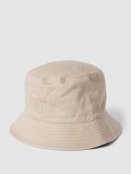 Czapka typu bucket hat z wyhaftowanym logo od Calvin Klein Jeans Beżowy - 45