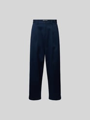 Wide Fit Stoffhose mit Bundfalten von Forét - 43