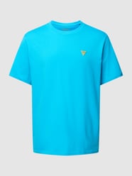 T-shirt z detalem z logo od Guess Turkusowy - 20
