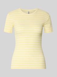 t-shirt o kroju slim fit z mieszanka bawełny model 'RUKA' od PIECES - 45