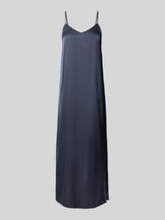 Płynąca sukienka satynowa z regulowanymi cienkimi ramiączkami model 'JESSA' od PIECES - 37