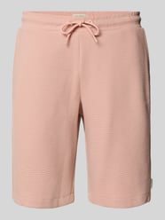 Szorty z dzianiny dresowej o kroju regular fit z fakturowanym wzorem model ‘CASPER’ od Blend Fuksjowy - 28