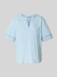 bluzka o kroju regular fit z dekoltem w serek model 'Ane' od FREE/QUENT - 42