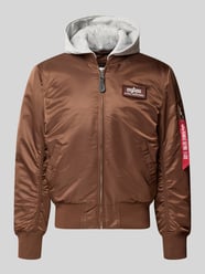 bomberka w kroju regular fit z kapturem od Alpha Industries - 13