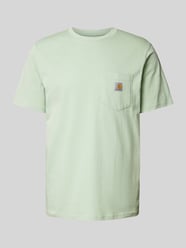 T-shirt z naszywką z logo model ‘POCKET’ od Carhartt Work In Progress Zielony - 24