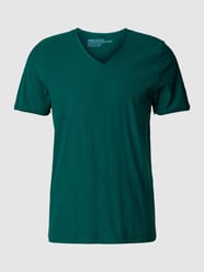 T-shirt o kroju regular fit z bawełny z dekoltem w serek od MCNEAL Zielony - 18