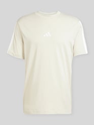 Regular Fit T-Shirt aus reiner Baumwolle von adidas Sportswear Beige - 24