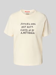 T-shirt o kroju regular fit z czystej bawełny ekologicznej z nadrukiem z logo od Scotch & Soda - 7