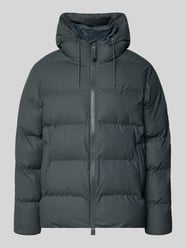 Steppjacke mit Zweiwege-Reißverschluss Modell 'Alta' von Rains - 19