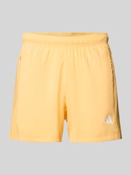 Szorty o kroju regular fit sport z nadrukiem z logo od adidas Training - 36
