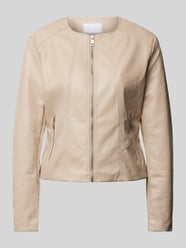 Jacke in Leder-Optik mit Rundhalsausschnitt von ZABAIONE Beige - 26