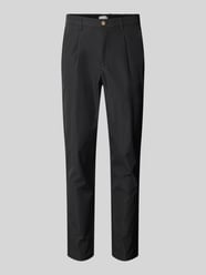 Chinosy o kroju tapered fit z zakładkami w pasie od Colours & Sons - 5