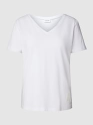 T-Shirt mit geripptem V-Ausschnitt von comma Casual Identity Weiß - 17