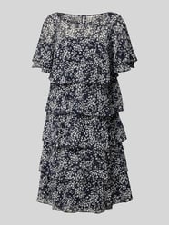 Knielange cocktailjurk in laagjeslook van Vera Mont - 32