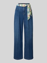 Jeans mit weitem Bein und Bindegürtel von Marc Cain - 17