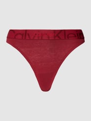 Stringi z detalami z logo model ‘THONG’ od Calvin Klein Underwear Czerwony - 21