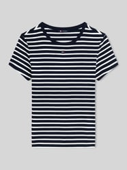 Slim Fit T-Shirt aus Baumwoll-Mix in Rippstrick von Tommy Jeans - 9