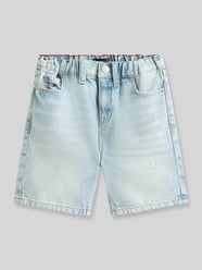Szorty jeansowe o kroju regular fit z 5 kieszeni od Tommy Hilfiger Kids - 6