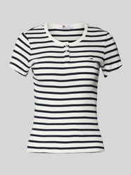 Slim Fit T-Shirt mit Label-Stitching von Tommy Jeans - 48