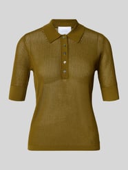 Lochstrick-Poloshirt - curated by Mary Braun von Style Icon Collection - 11
