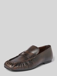 Loafer aus Rindsnappa mit Ziernaht von ALOHAS - 29