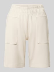 Szorty w kroju regular fit z elastycznym pasem od Christian Berg Woman - 20