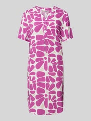 Knielanges Kleid mit V-Ausschnitt von Tom Tailor Pink - 23