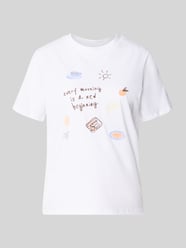 T-shirt o kroju regular fit z czystej bawełny model 'GAK' od PIECES - 47