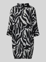 Relaxed fit gebreide jurk met wijde col van Apricot - 17