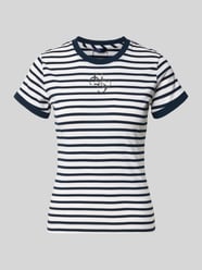 T-shirt z okrągłym dekoltem i nadrukiem z logo labelu od GUESS - 2