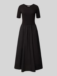 Sukienka midi z plisowanym efektem od Christian Berg Woman Selection - 23
