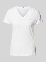 T-Shirt mit V-Ausschnitt Modell 'HERITAGE' von Tommy Hilfiger - 42