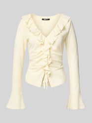 Blusenshirt mit V-Ausschnitt und Volants von Gina Tricot - 17