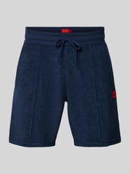 Szorty dresowe o kroju regular fit z mieszanki bawełny model 'TERRANCE' od HUGO - 31