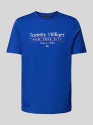 T-Shirt mit Label-Print von Tommy Hilfiger Blau - 28