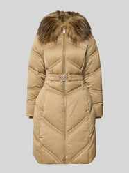 Płaszcz pikowany z paskiem model ‘ALIENOR’ od GUESS - 15