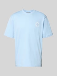 męski t-shirt o kroju regular fit z czystej bawełny od ONLY & SONS - 34
