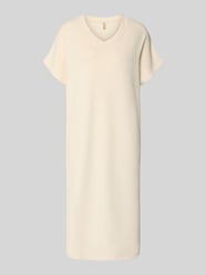 sukienka t-shirtowa z dekoltem w serek od Soyaconcept - 20