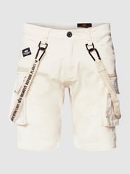 Shorts mit Cargotaschen Modell 'UTILITY' von Alpha Industries Weiß - 23