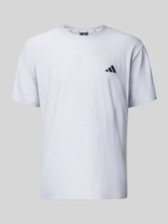 T-shirt z nadrukiem etykiety od adidas Training - 19