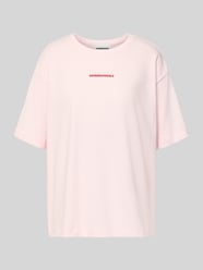 T-shirt o kroju oversized z czystej Bawełna Model 'GIANNAA CHAANGE' od ARMEDANGELS Fuksjowy - 9