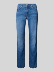 Jeansy w efekcie znoszenia o kroju regular fit Model 'Cadiz' od Brax - 8